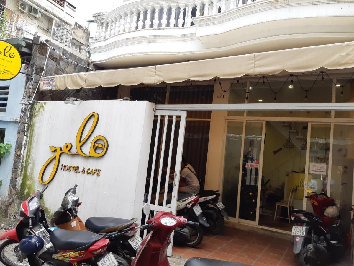 Yelo Hostel & Cafe Ho Chi Minh City Exterior photo