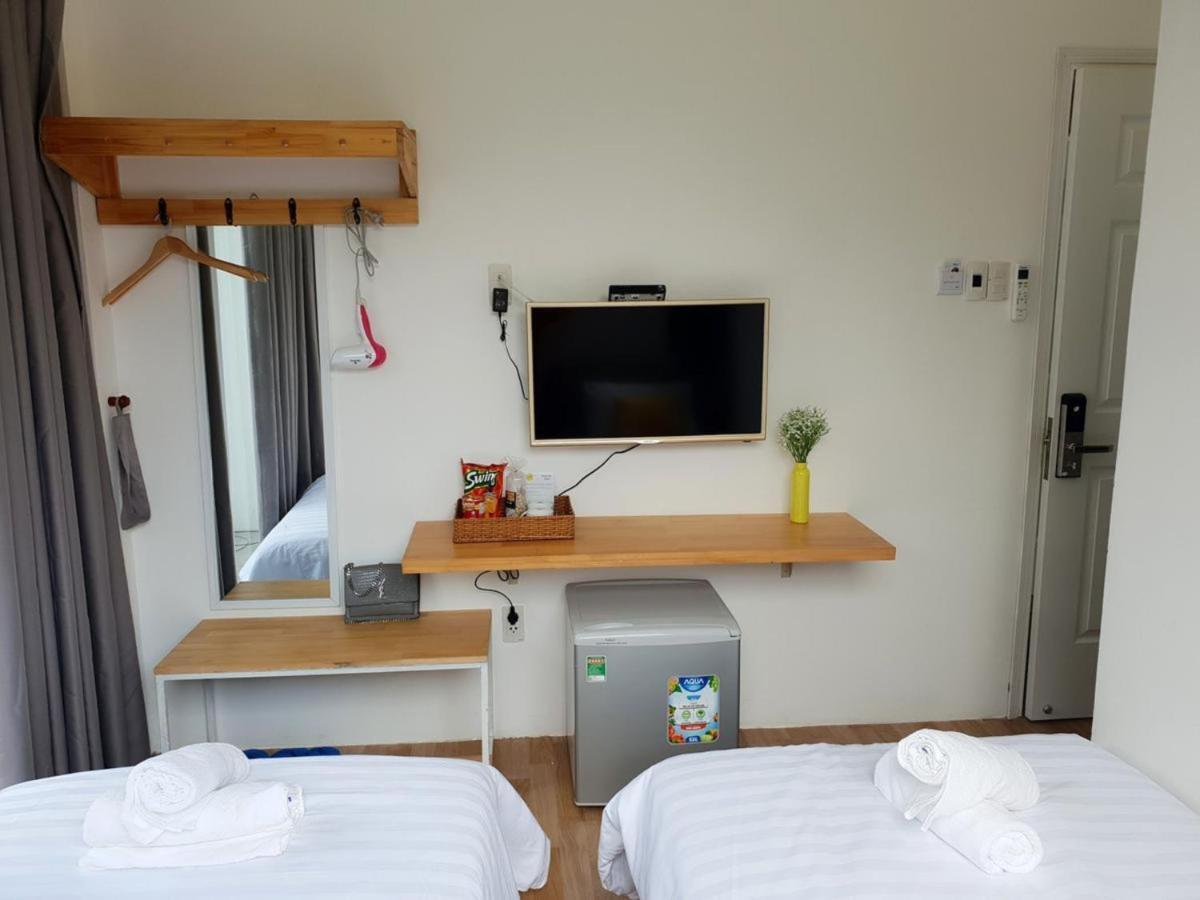 Yelo Hostel & Cafe Ho Chi Minh City Exterior photo
